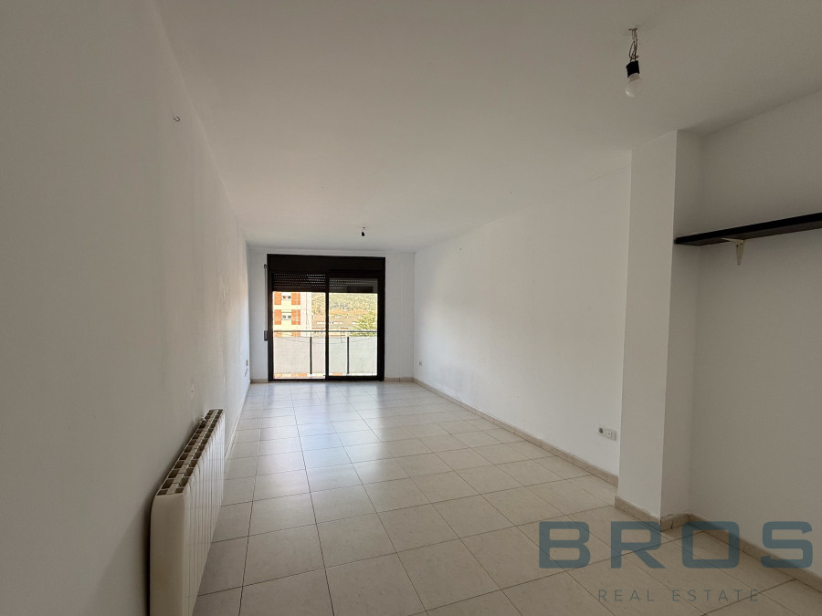 PISO CON 2 DORMITORIOS, 2 BAÑOS Y ASCENSOR DEL 2008