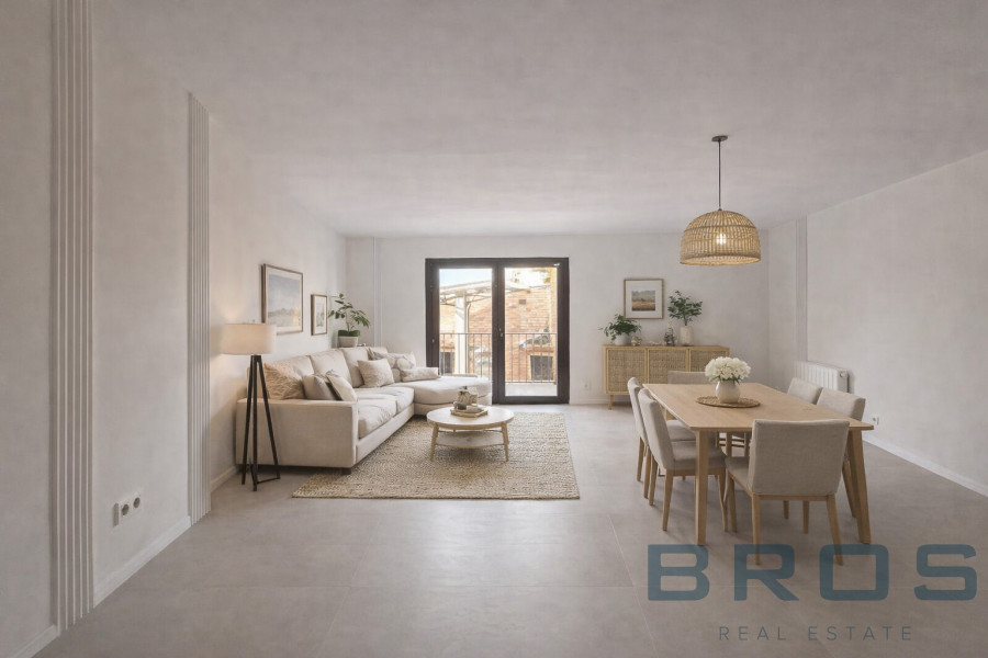 APPARTEMENT RÉNOVÉ EN CENTRE-VILLE, À 1 MINUTE DE LA MER, AVEC ASCENSEUR ET 2 BALCONS